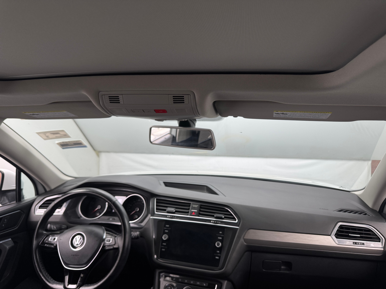 Thumbnail: 2018 Volkswagen Tiguan - 2