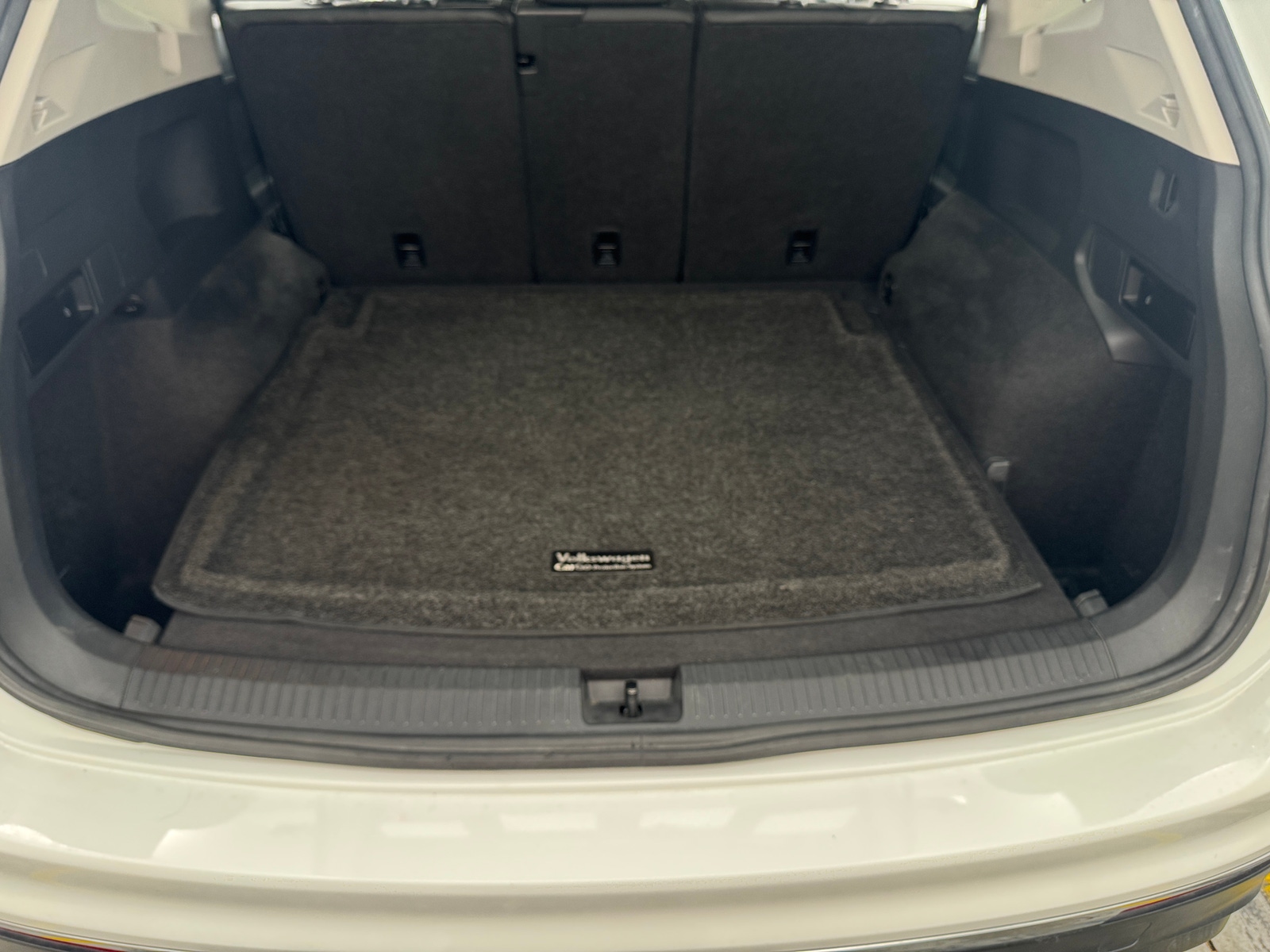Thumbnail: 2018 Volkswagen Tiguan - 6