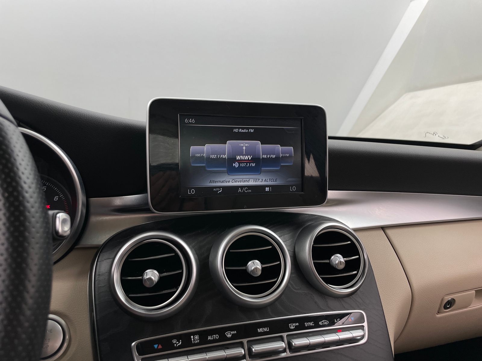 Thumbnail: 2016 Mercedes-Benz C-Class - 3