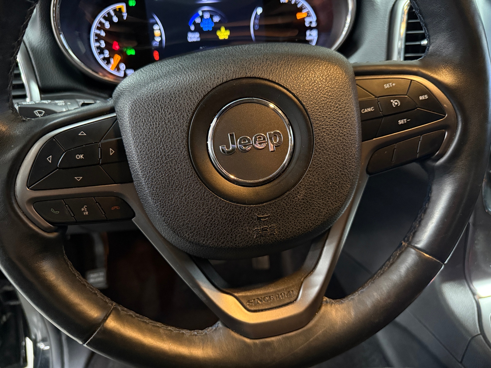 Thumbnail: 2018 Jeep Grand Cherokee - 5