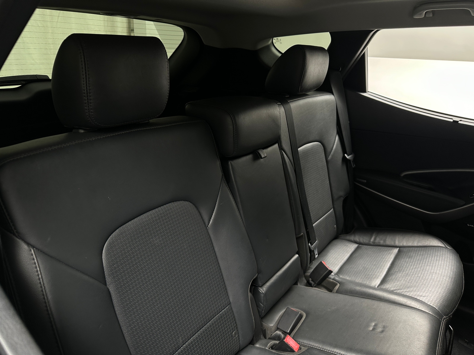 Thumbnail: 2016 Hyundai Santa Fe - 5