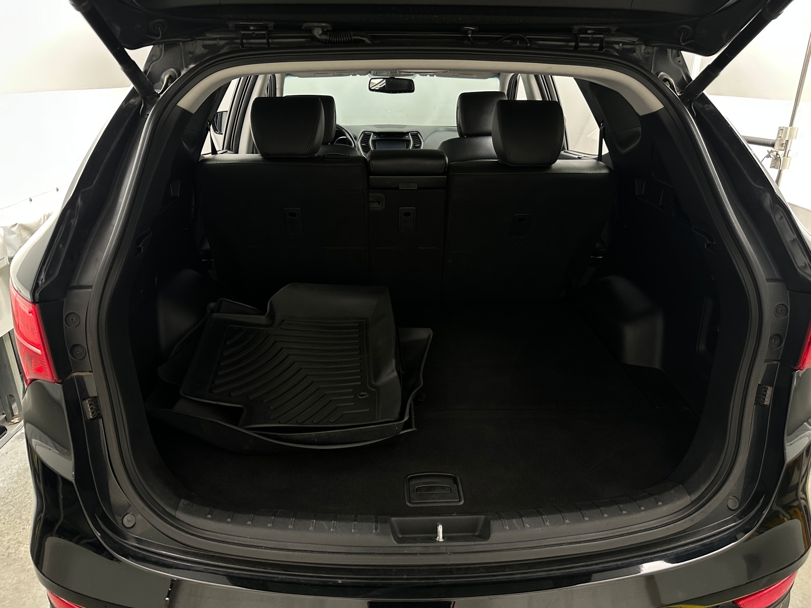 Thumbnail: 2016 Hyundai Santa Fe - 6