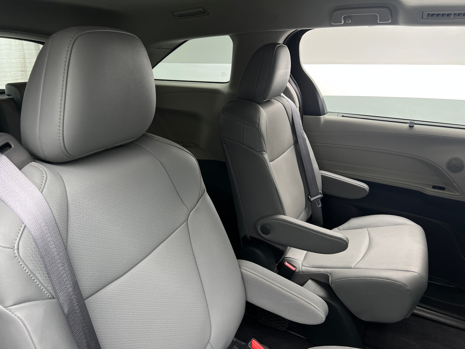 Thumbnail: 2024 Toyota Sienna - 5