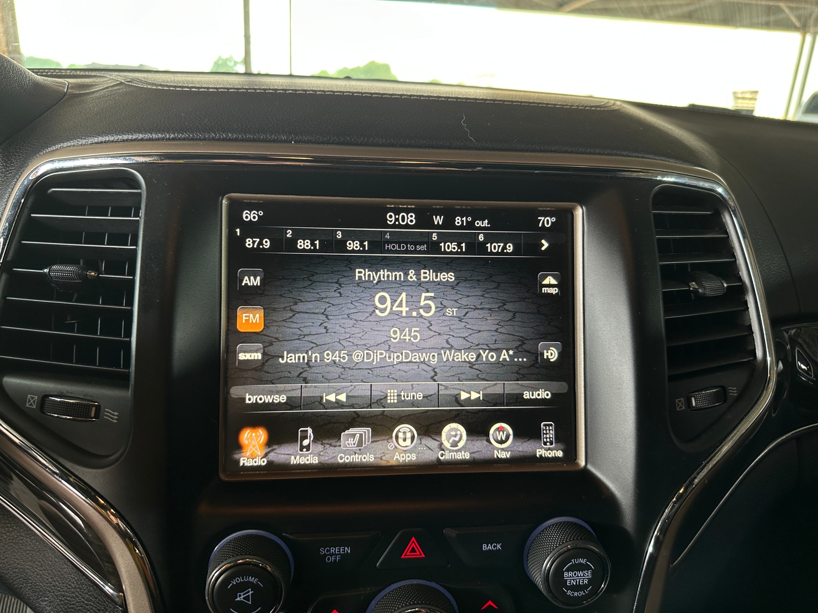 Thumbnail: 2017 Jeep Grand Cherokee - 3
