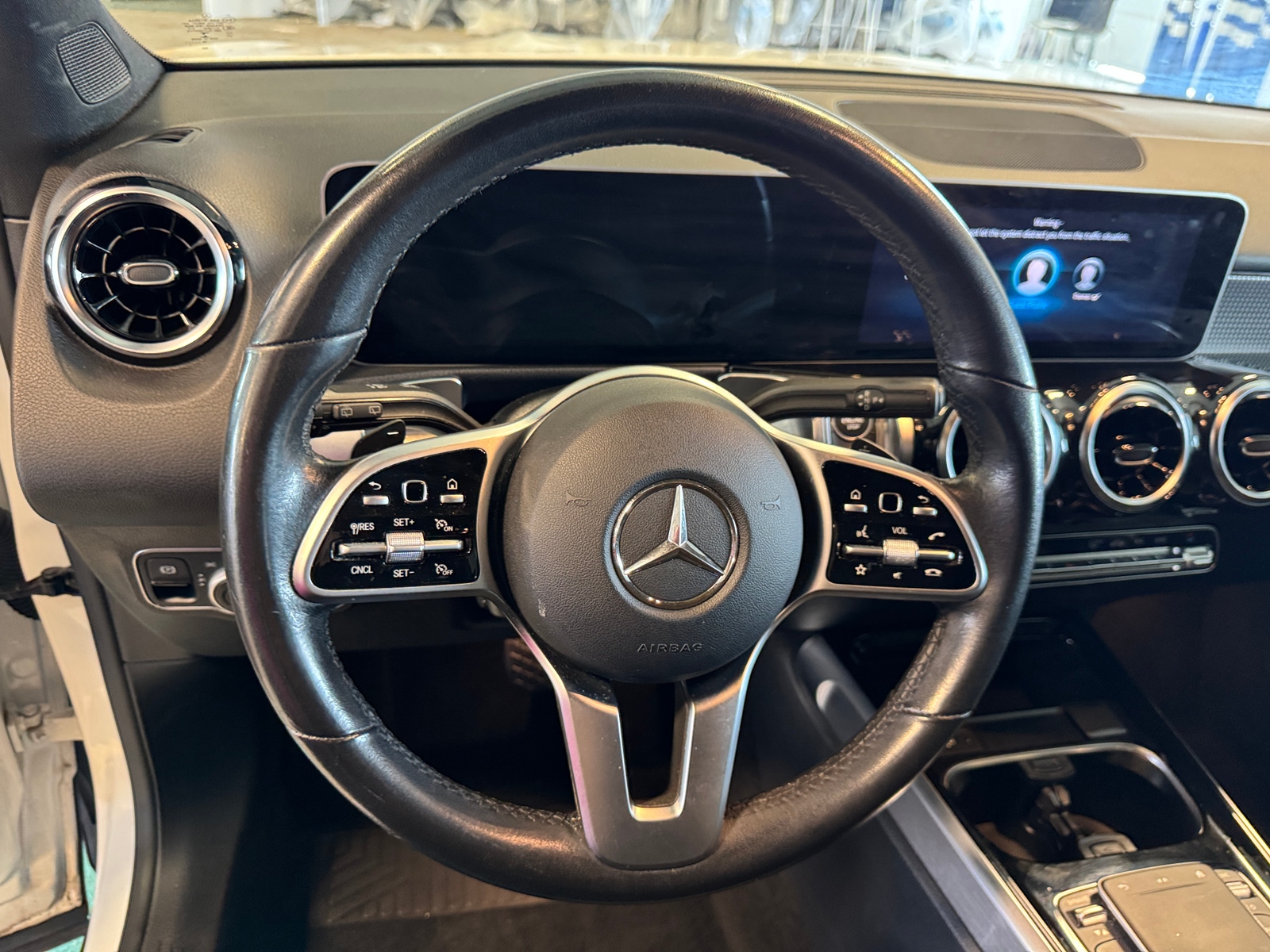 Thumbnail: 2021 Mercedes-Benz GLB - 4