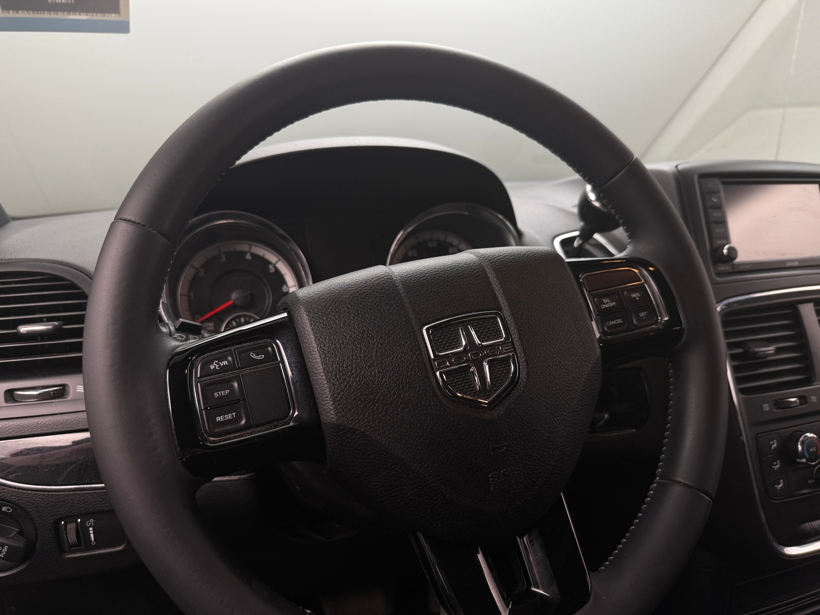 Thumbnail: 2018 Dodge Grand Caravan - 5