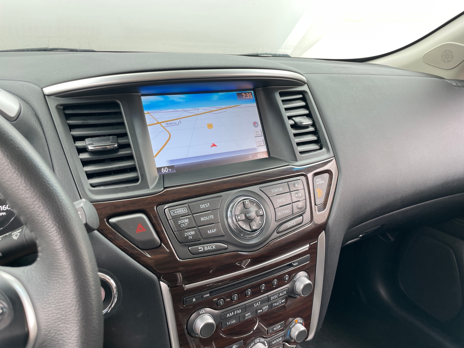 Thumbnail: 2016 Nissan Pathfinder - 3