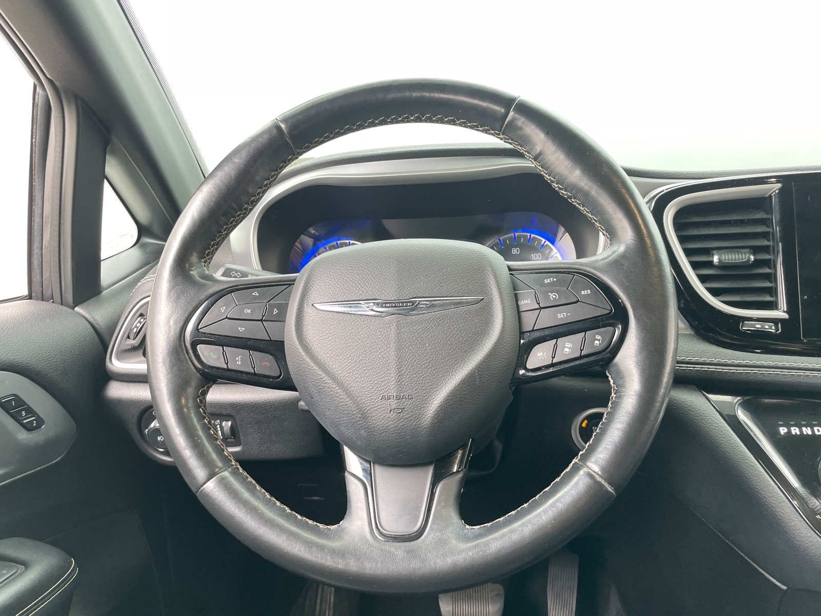 Thumbnail: 2021 Chrysler Pacifica - 4