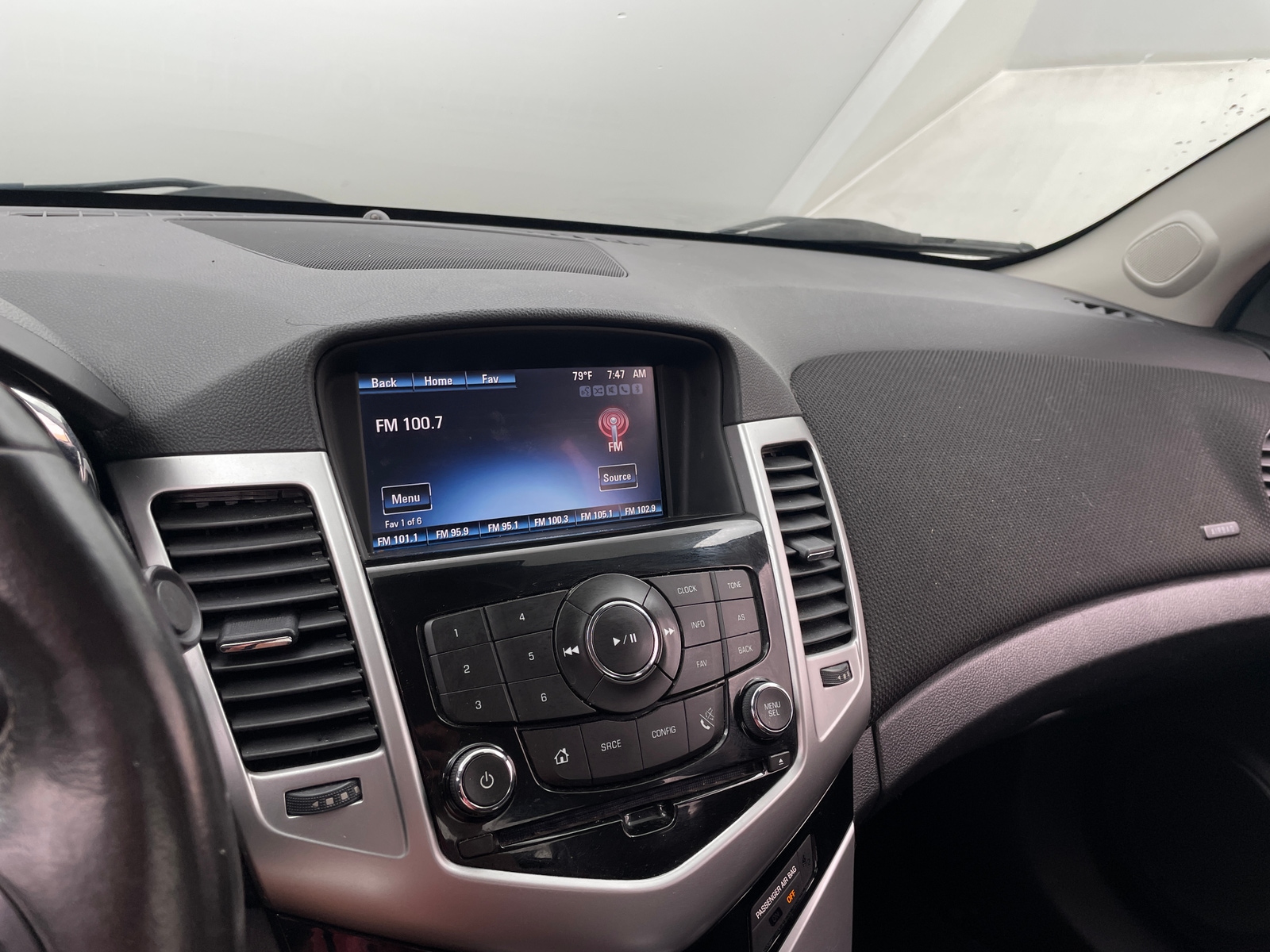 Thumbnail: 2015 Chevrolet Cruze - 3