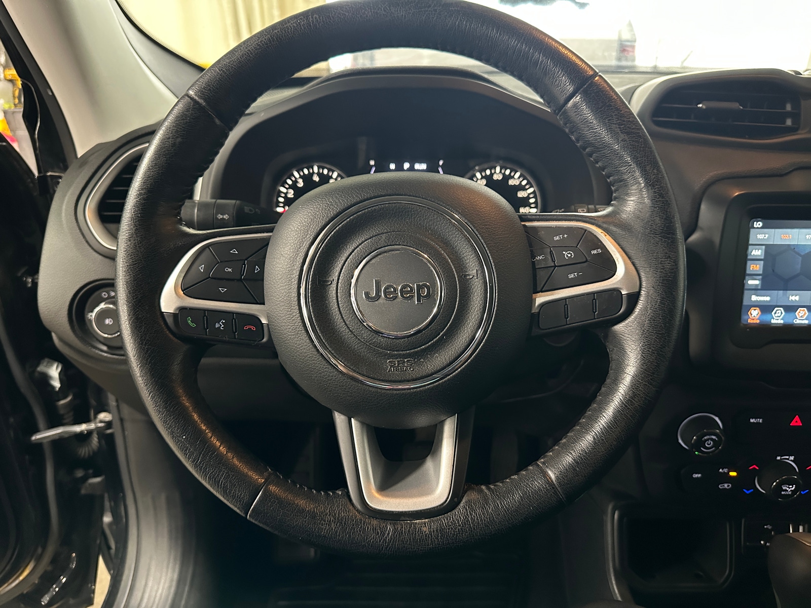 Thumbnail: 2019 Jeep Renegade - 5