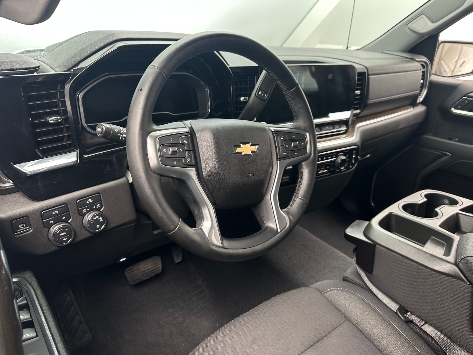 Thumbnail: 2023 Chevrolet Silverado 1500 - 3