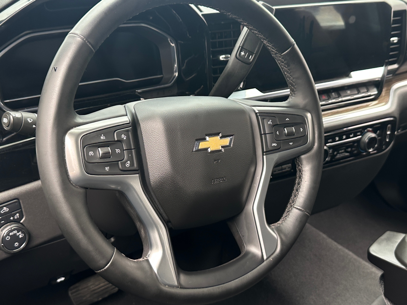 Thumbnail: 2023 Chevrolet Silverado 1500 - 5