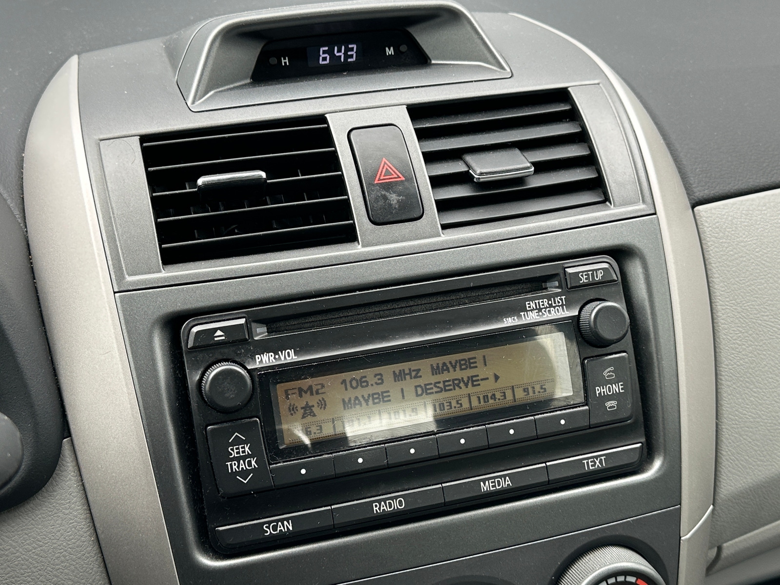 Thumbnail: 2012 Toyota Corolla - 4