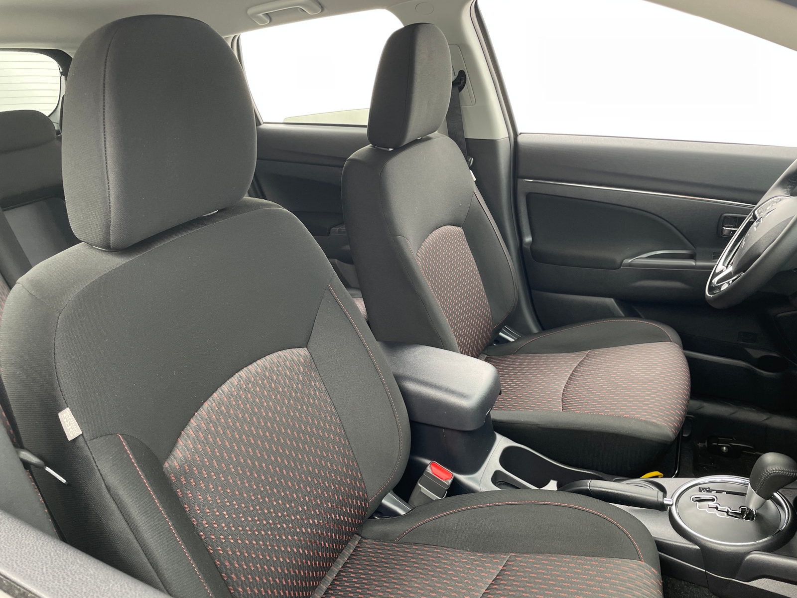 Thumbnail: 2017 Mitsubishi Outlander Sport - 2
