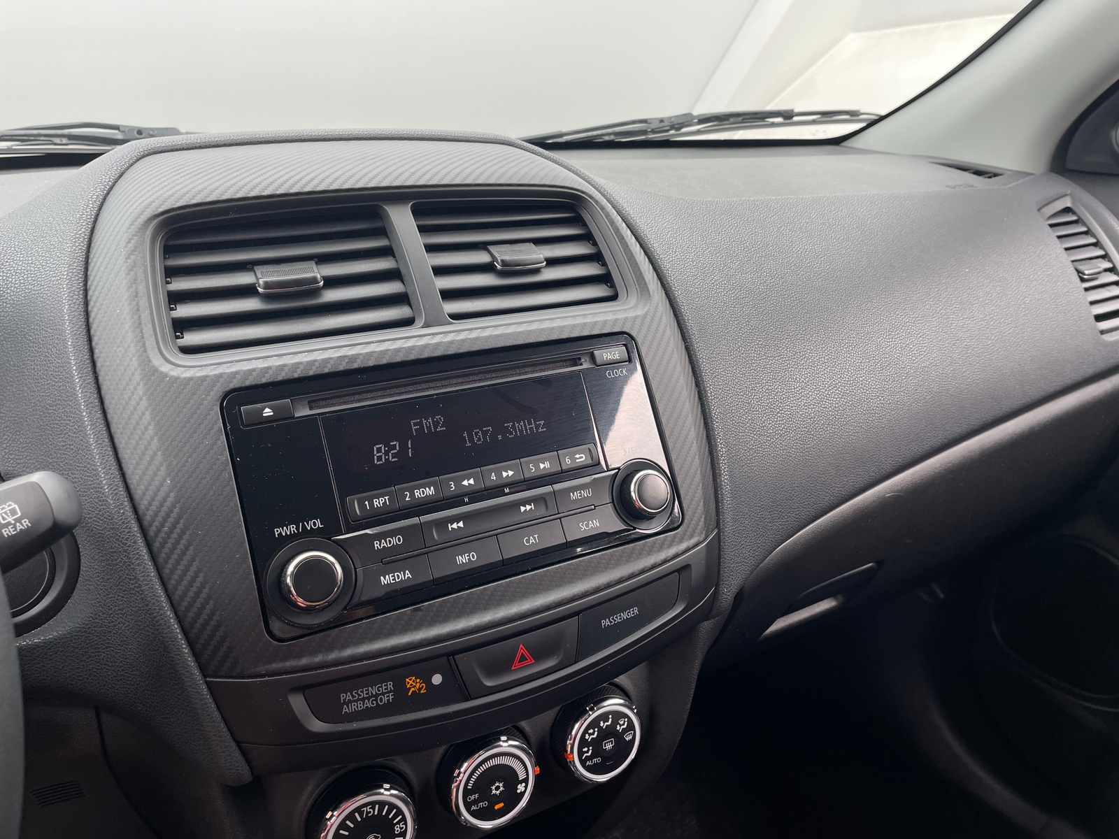 Thumbnail: 2017 Mitsubishi Outlander Sport - 4