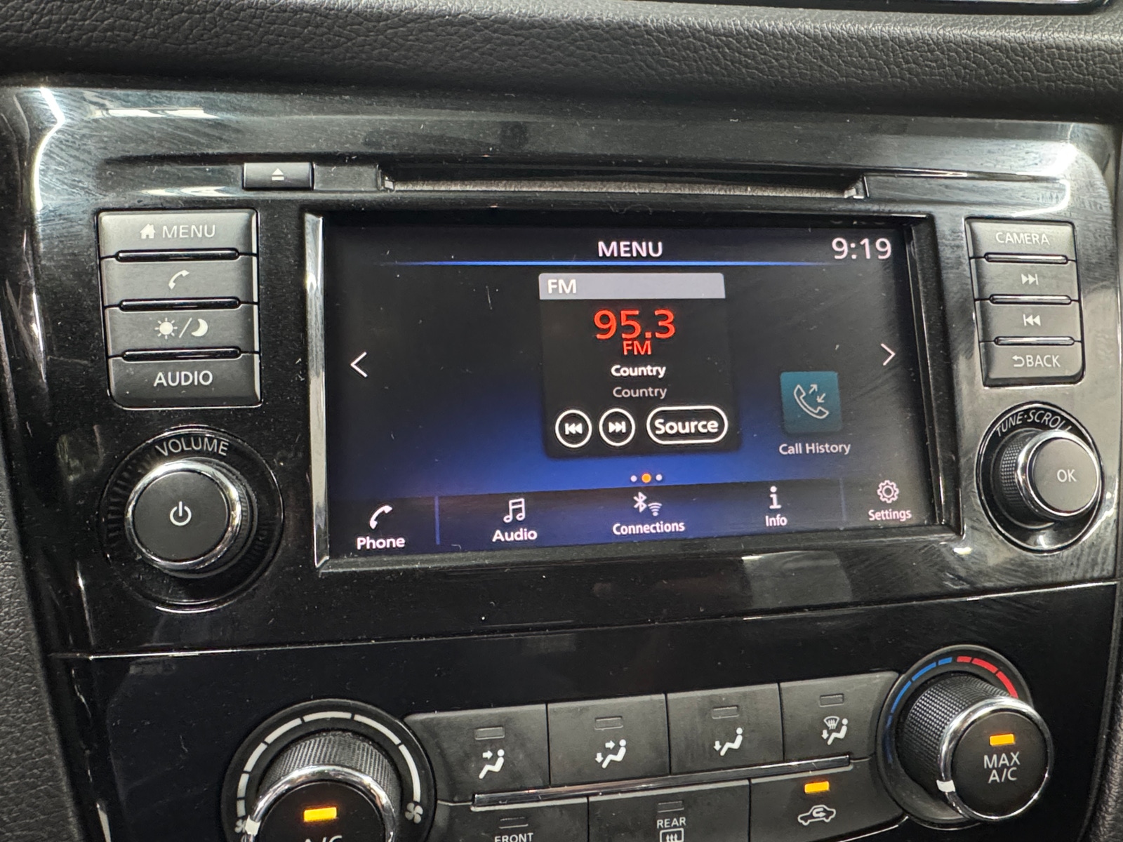 Thumbnail: 2019 Nissan Rogue Sport - 4