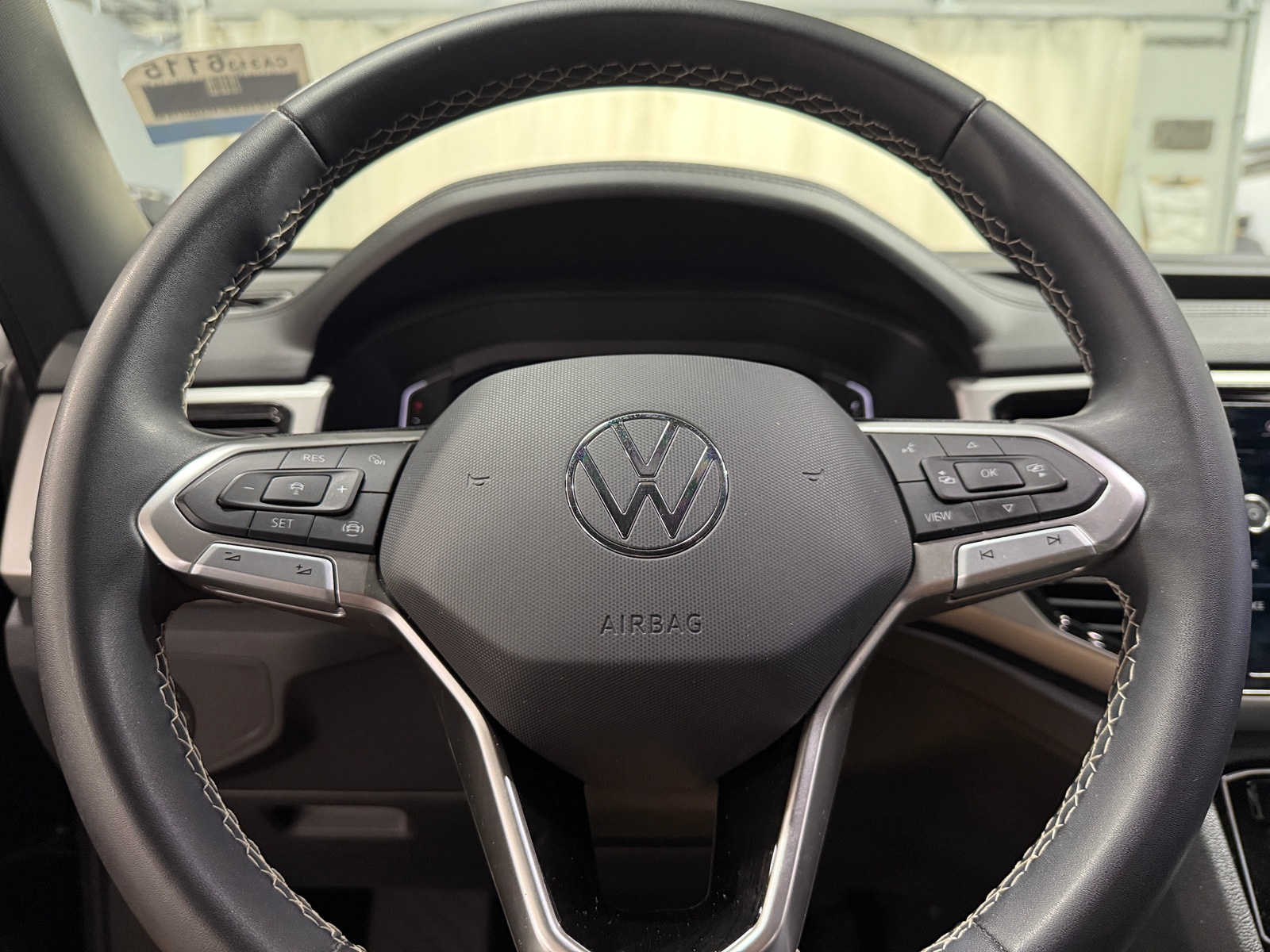 Thumbnail: 2023 Volkswagen Atlas - 4