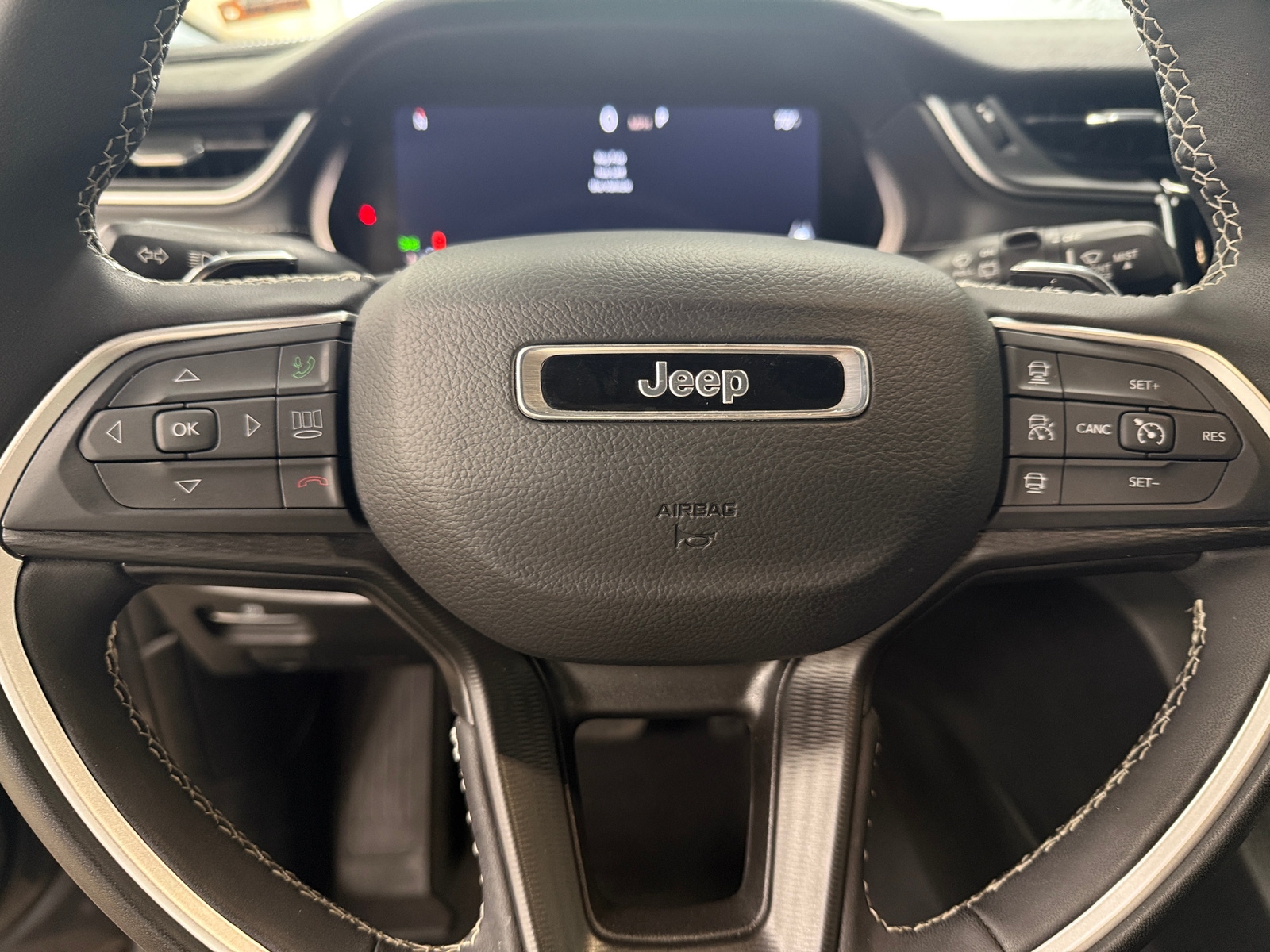 Thumbnail: 2024 Jeep Grand Cherokee L - 5