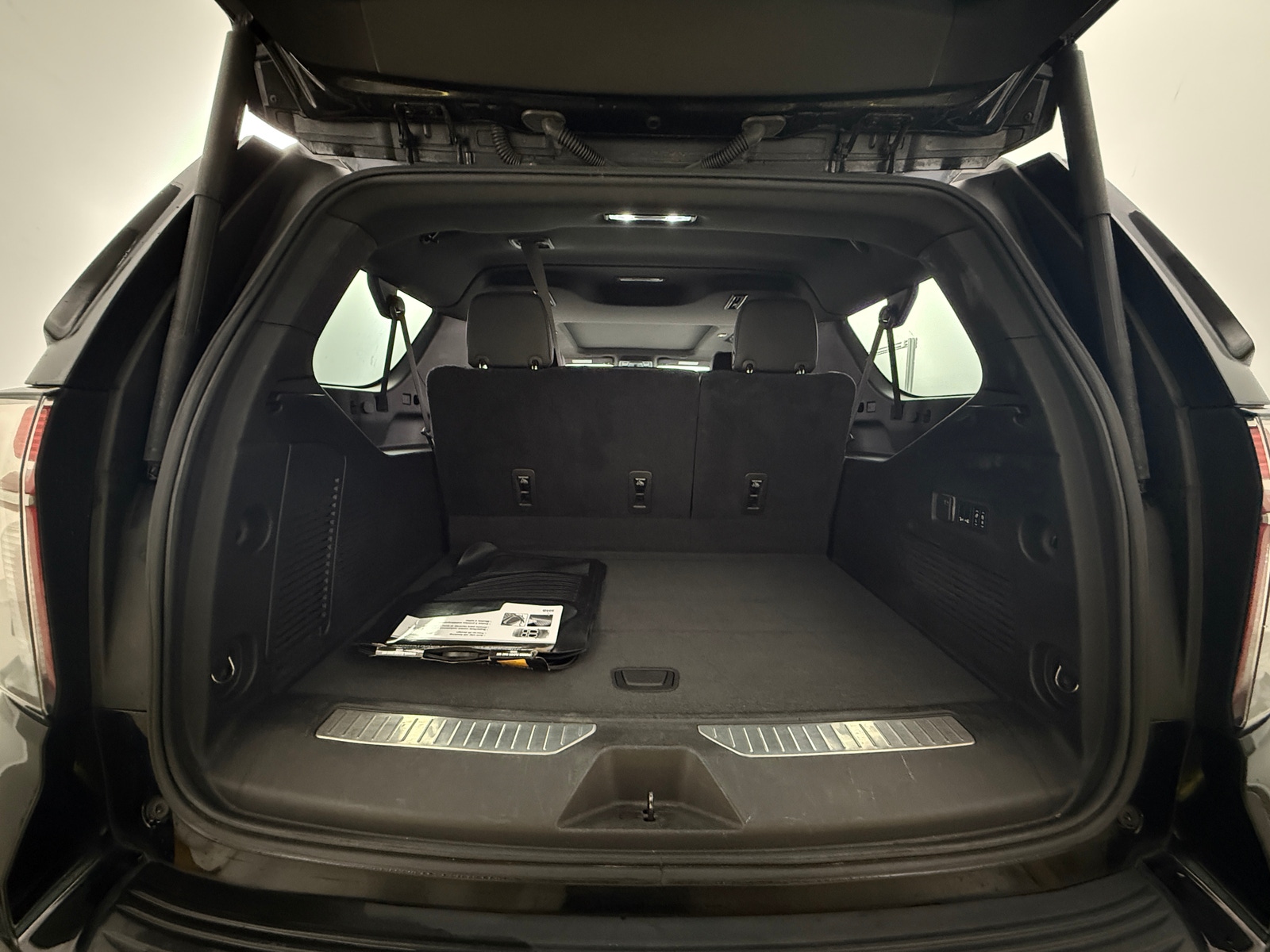 Thumbnail: 2021 Chevrolet Suburban - 6