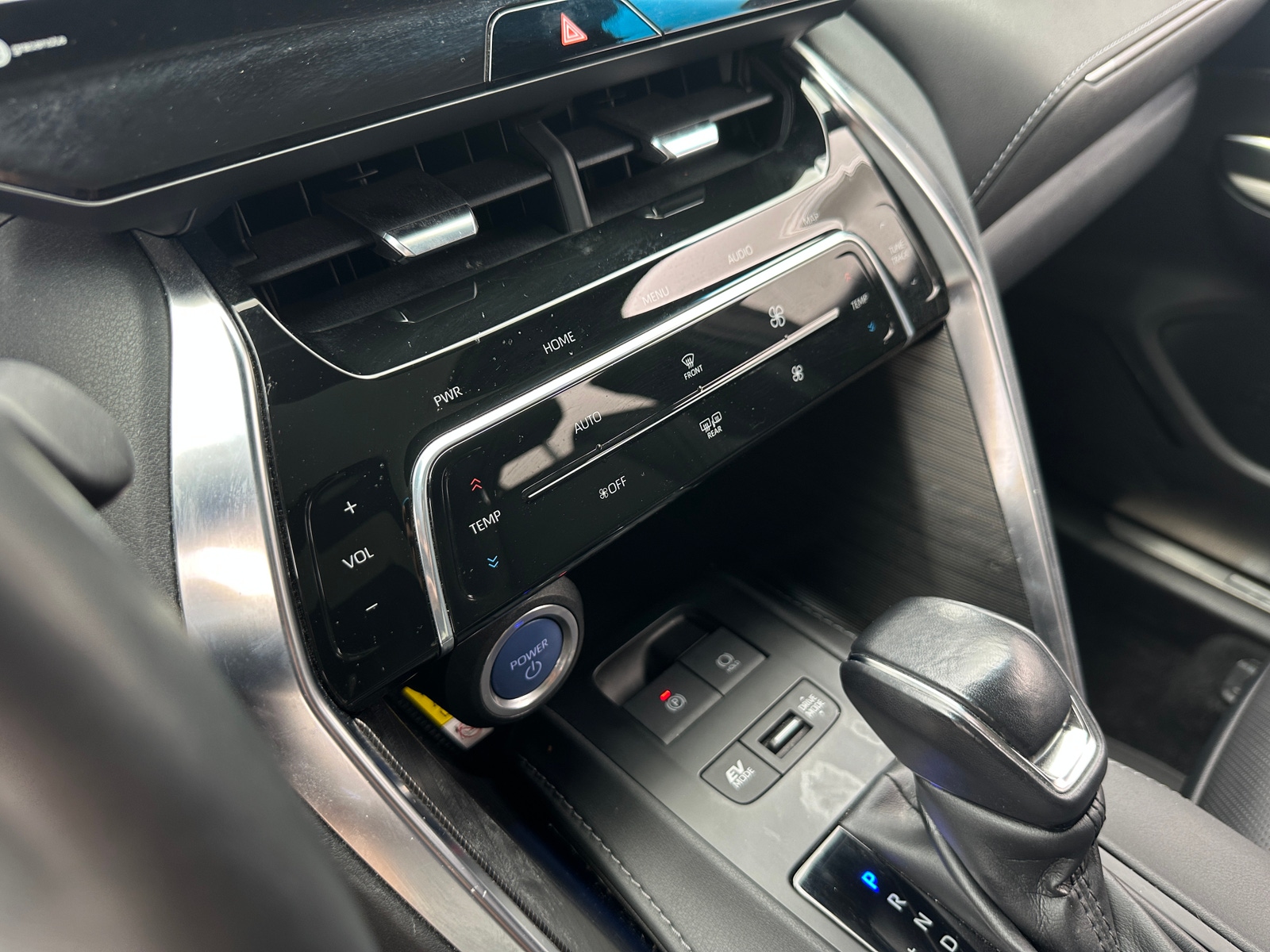 Thumbnail: 2021 Toyota Venza - 3