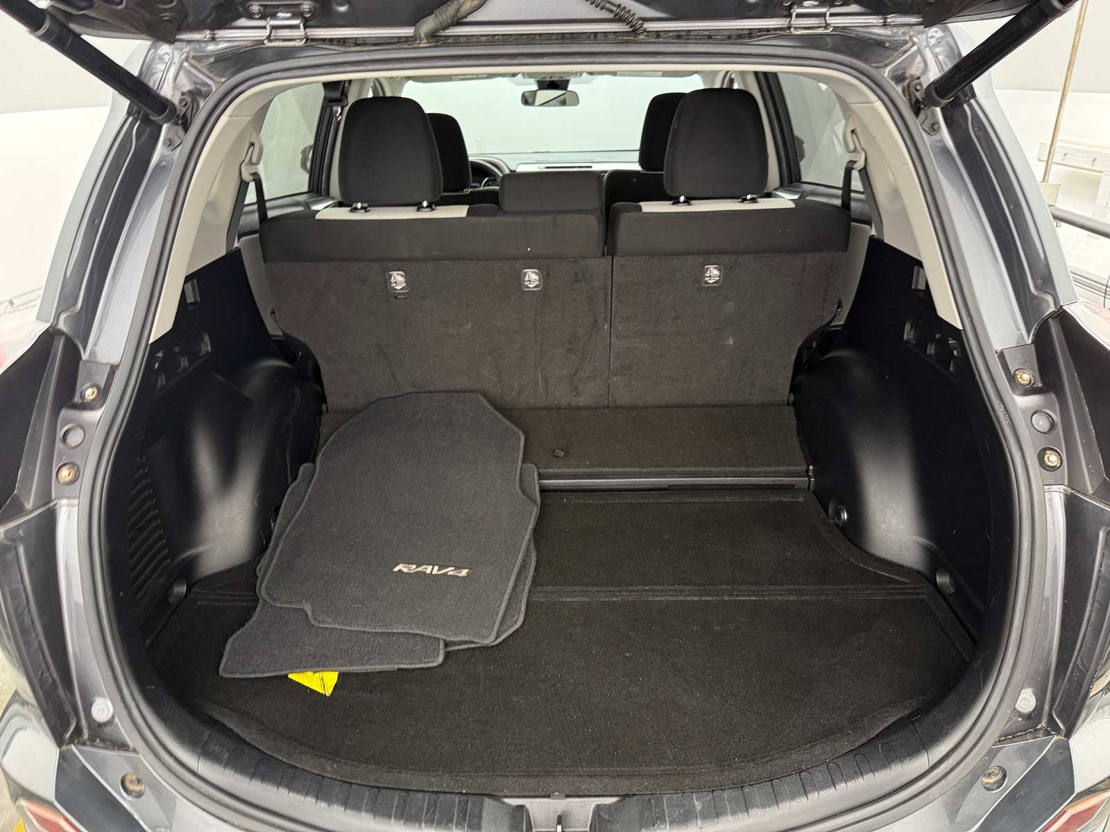 Thumbnail: 2017 Toyota RAV4 - 7
