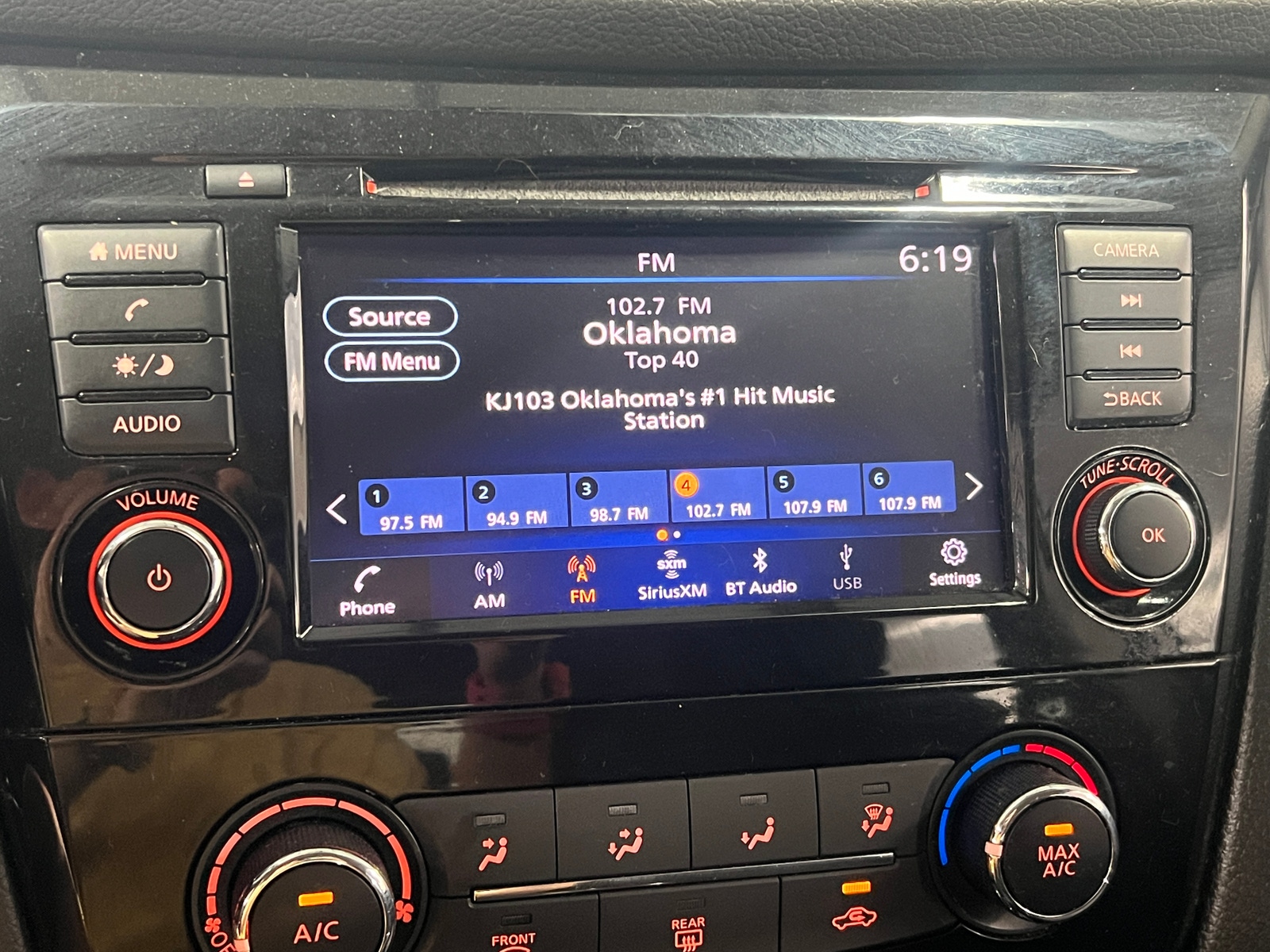 Thumbnail: 2019 Nissan Rogue Sport - 4