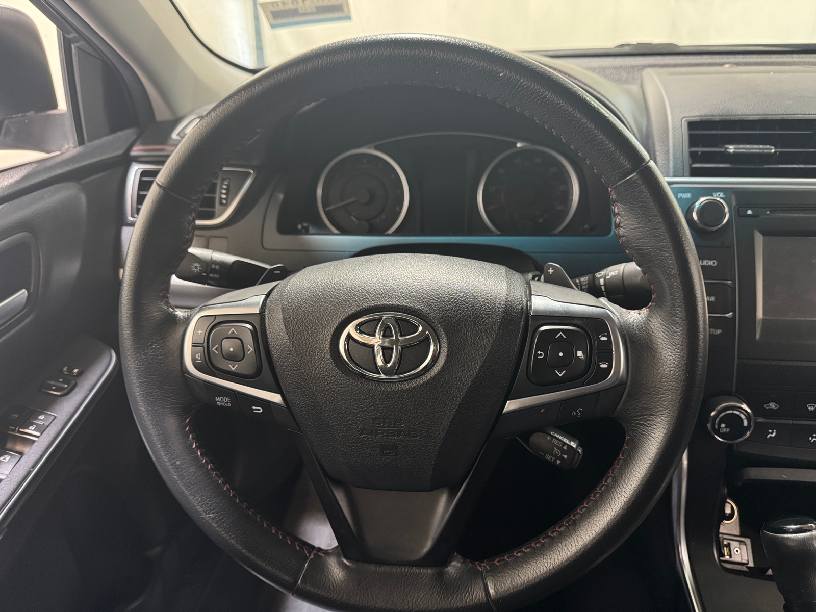 Thumbnail: 2015 Toyota Camry - 5