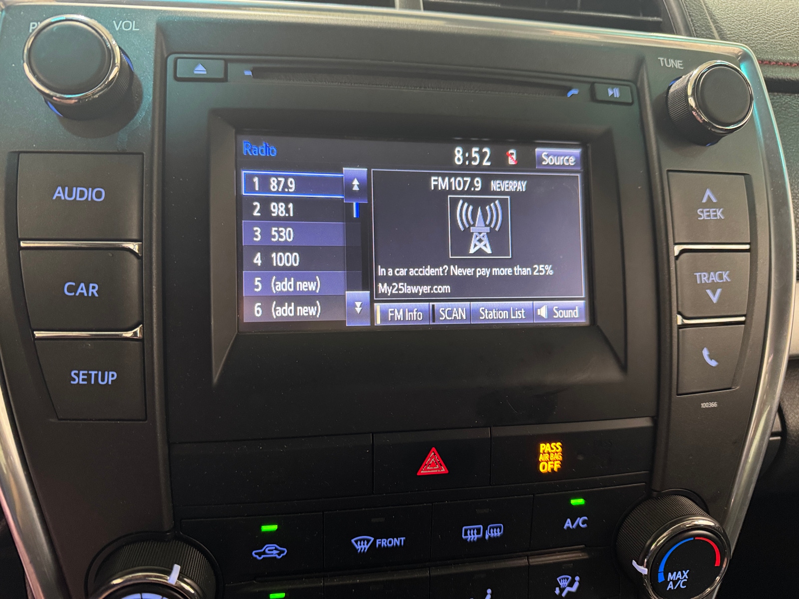 Thumbnail: 2015 Toyota Camry - 4