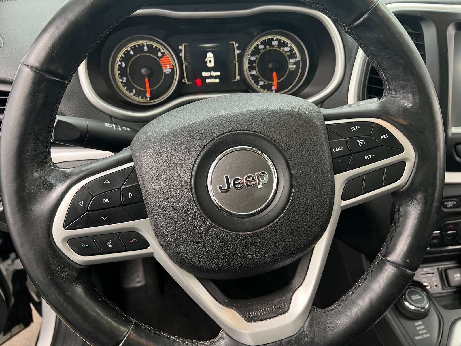 Thumbnail: 2018 Jeep Cherokee - 4