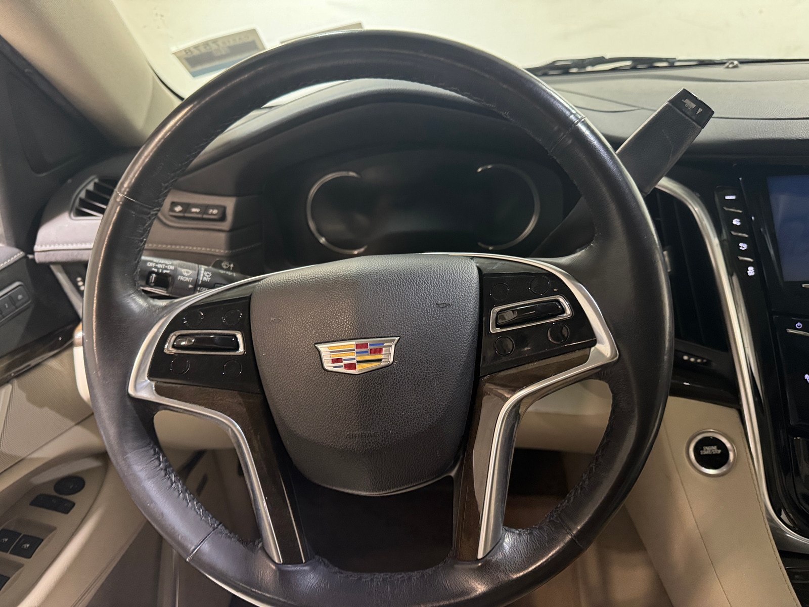 Thumbnail: 2020 Cadillac Escalade - 4