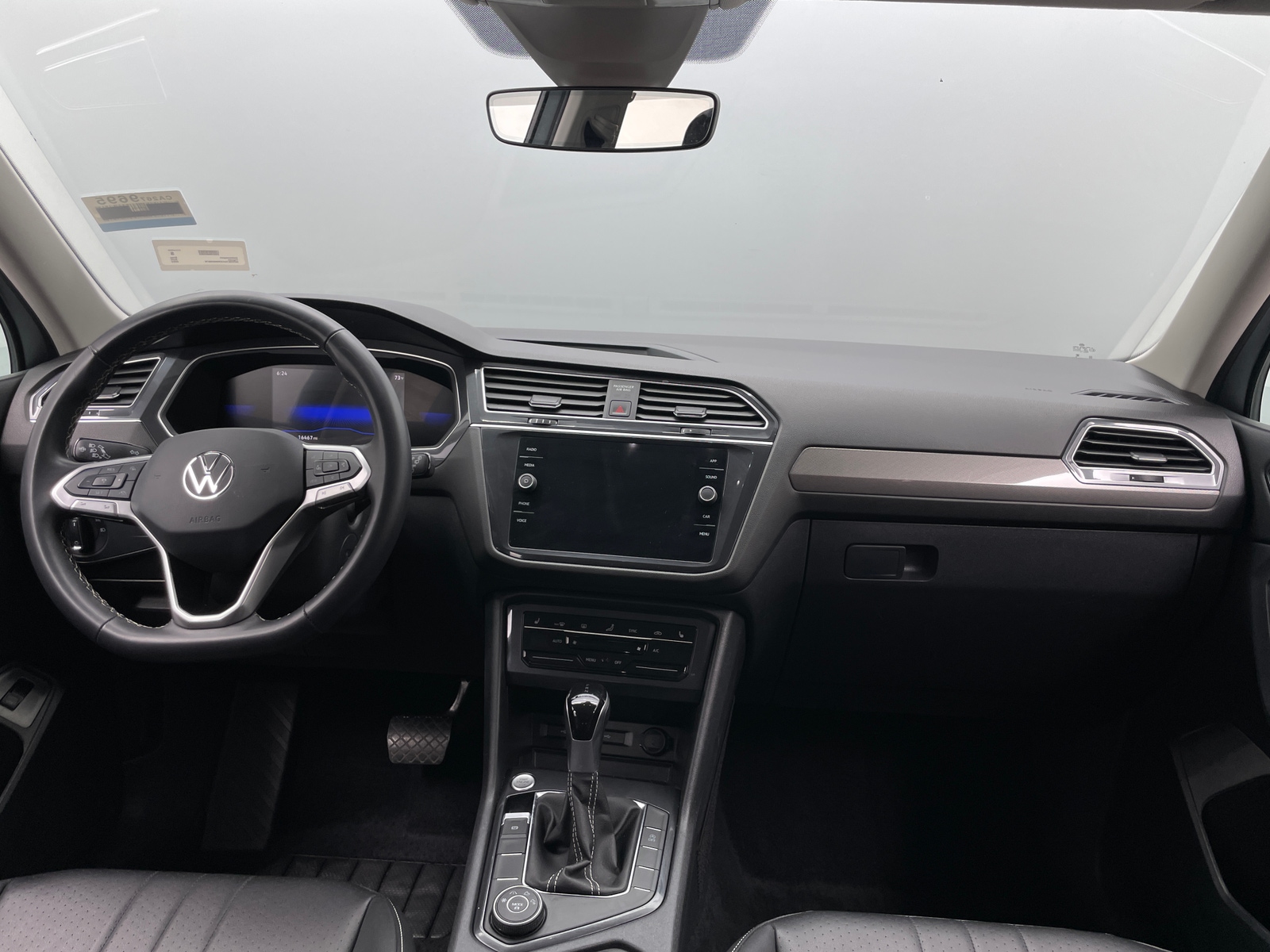 Thumbnail: 2024 Volkswagen Tiguan - 2