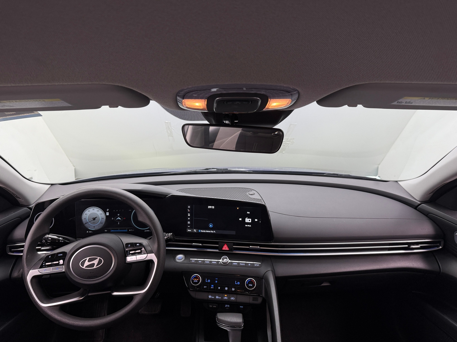 Thumbnail: 2024 Hyundai Elantra - 3
