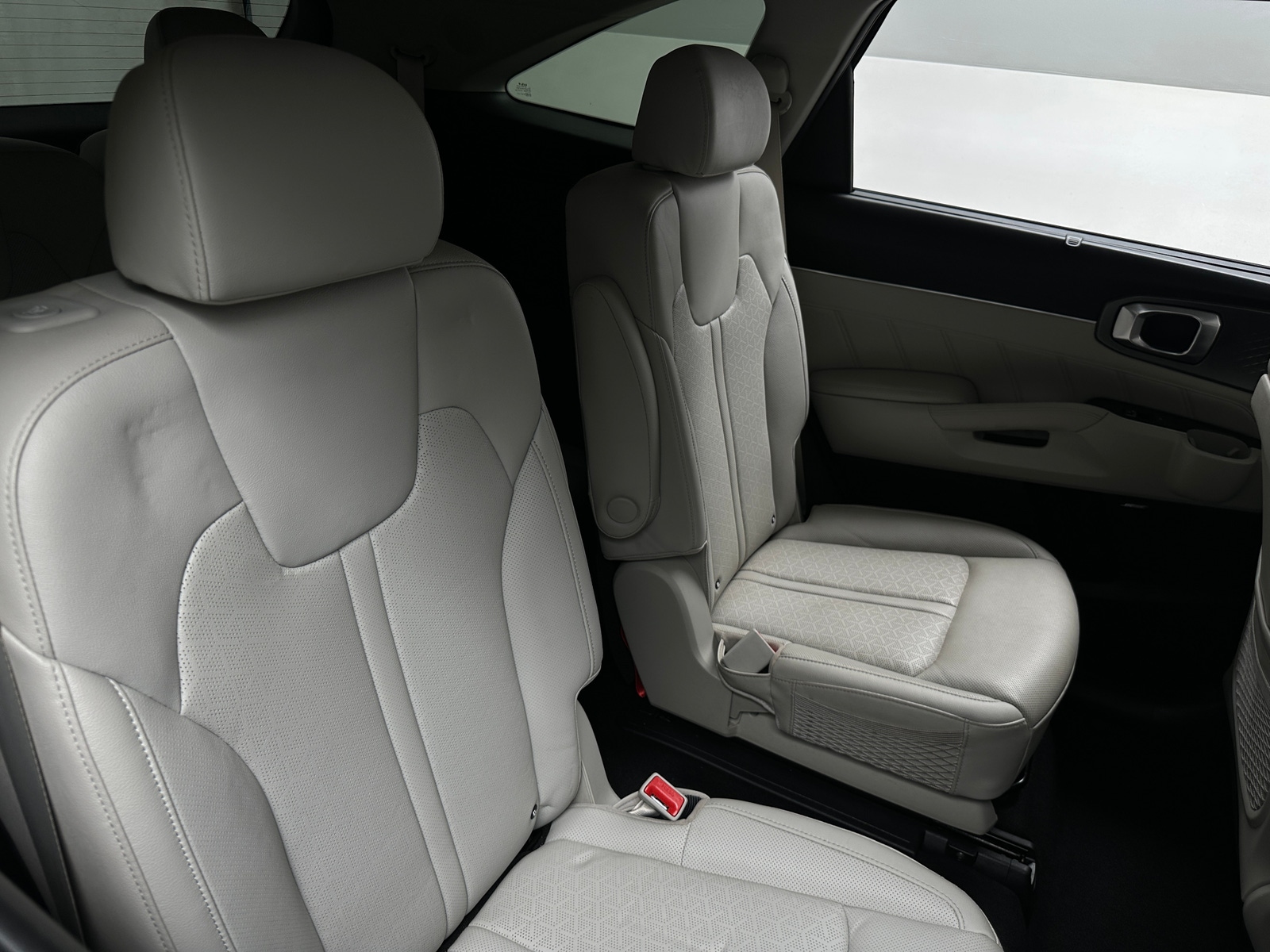 Thumbnail: 2023 Kia Sorento - 5