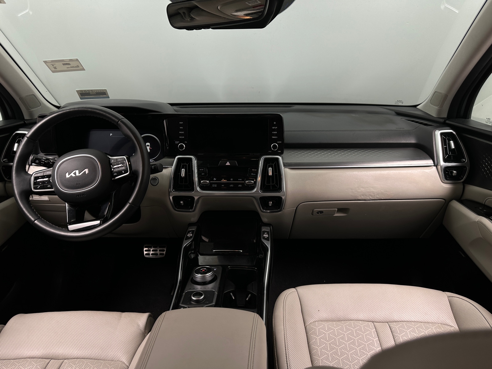 Thumbnail: 2023 Kia Sorento - 2