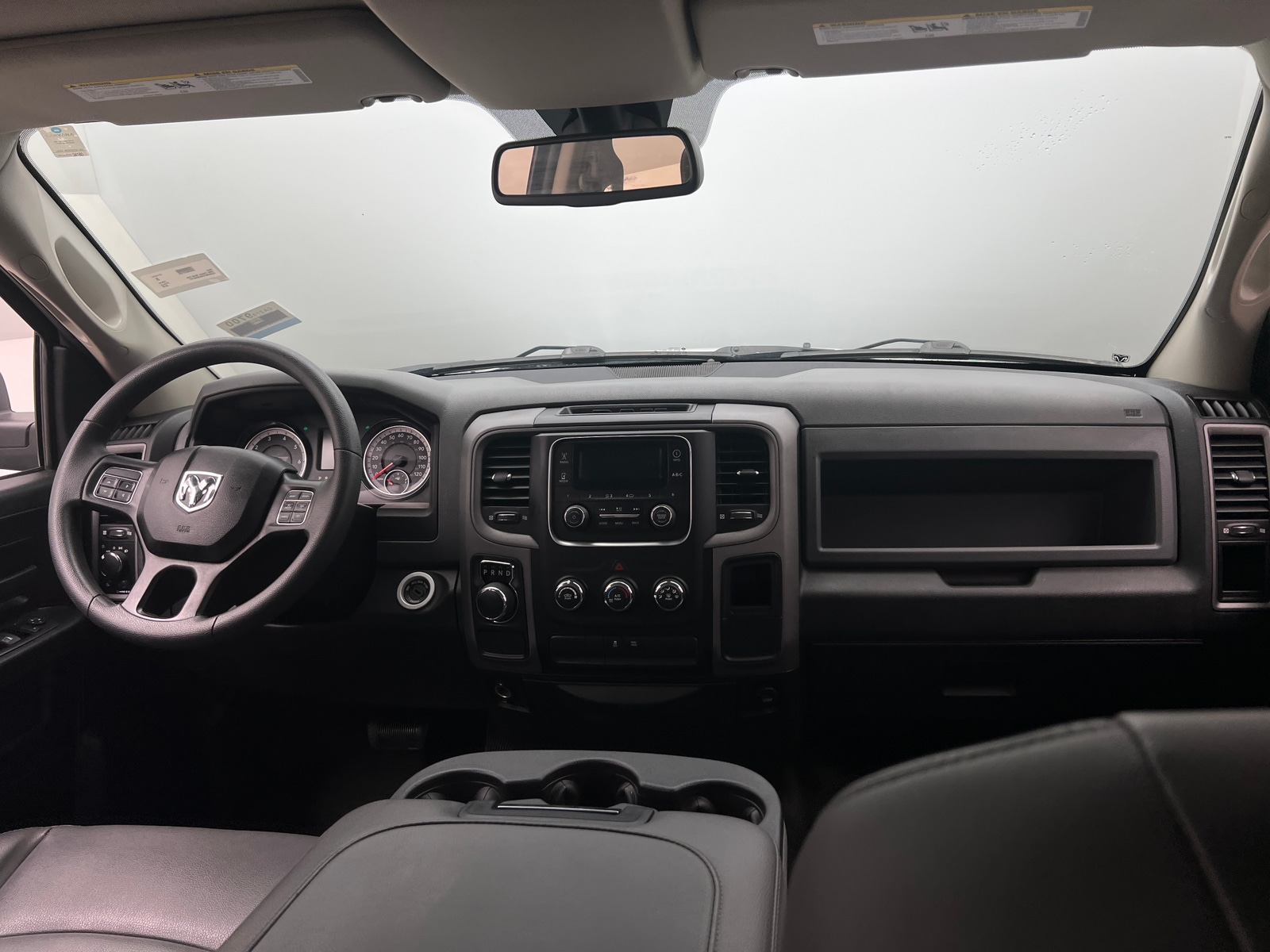 Thumbnail: 2019 RAM 1500 Classic - 3