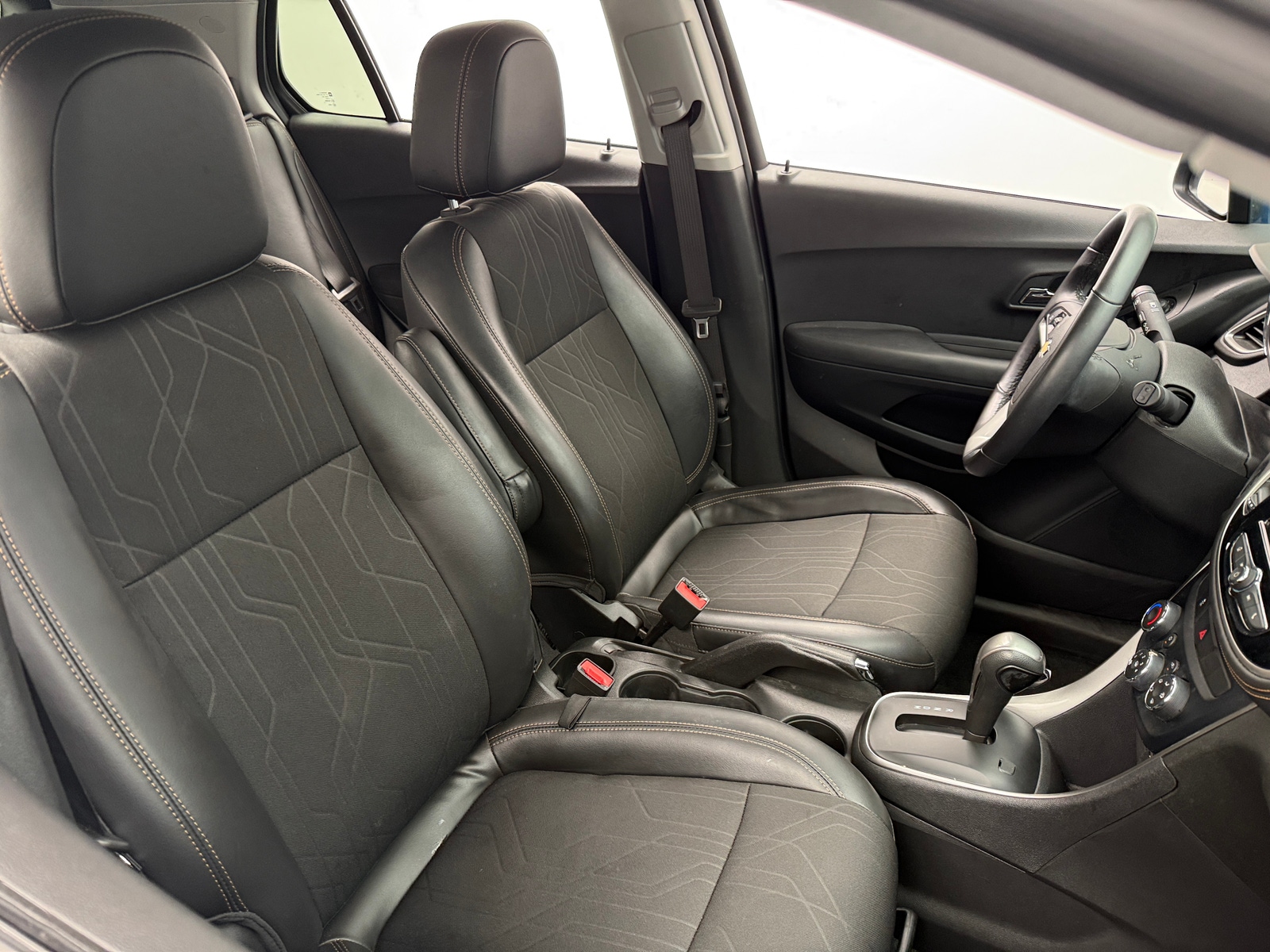 Thumbnail: 2020 Chevrolet Trax - 2