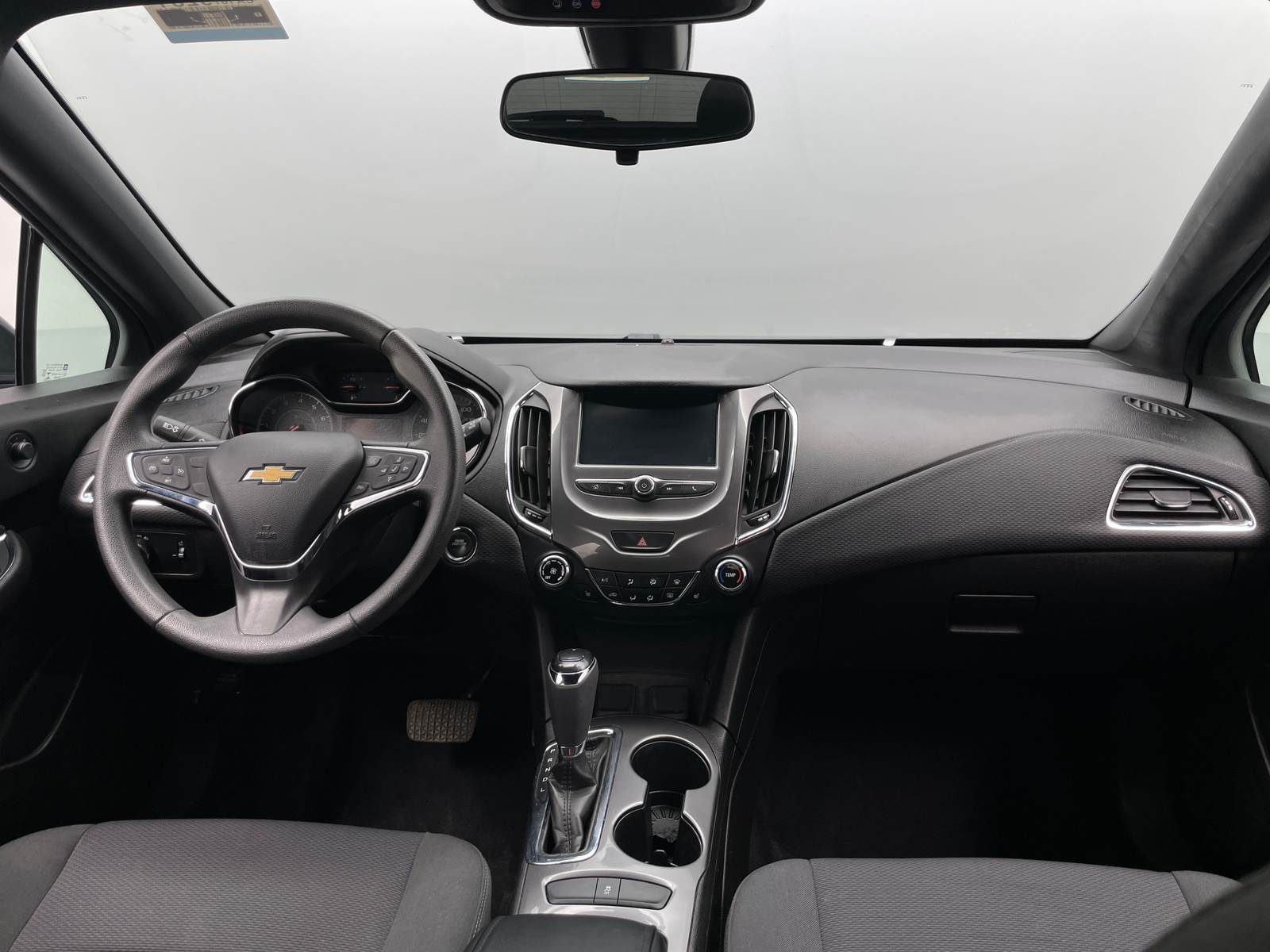 Thumbnail: 2018 Chevrolet Cruze - 3