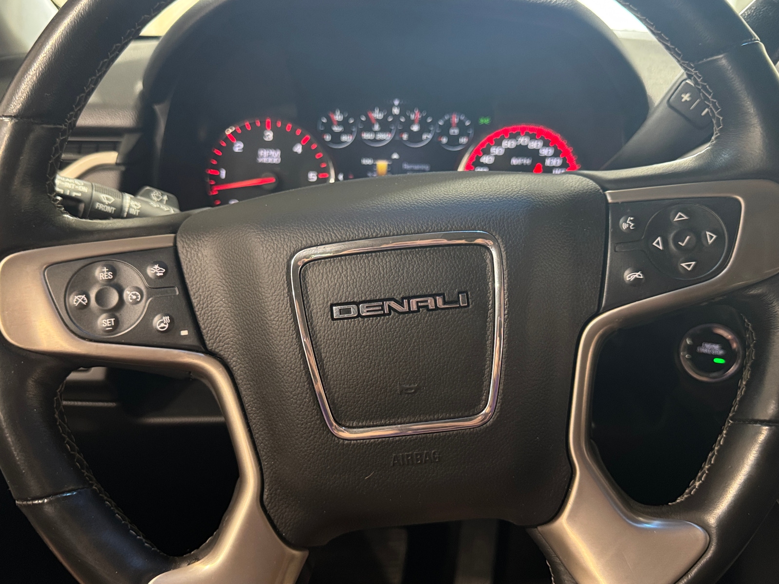 Thumbnail: 2016 GMC Yukon XL - 4