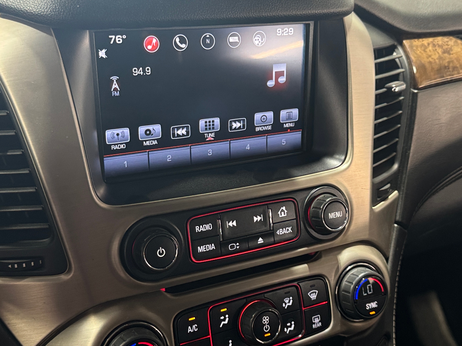 Thumbnail: 2016 GMC Yukon XL - 3