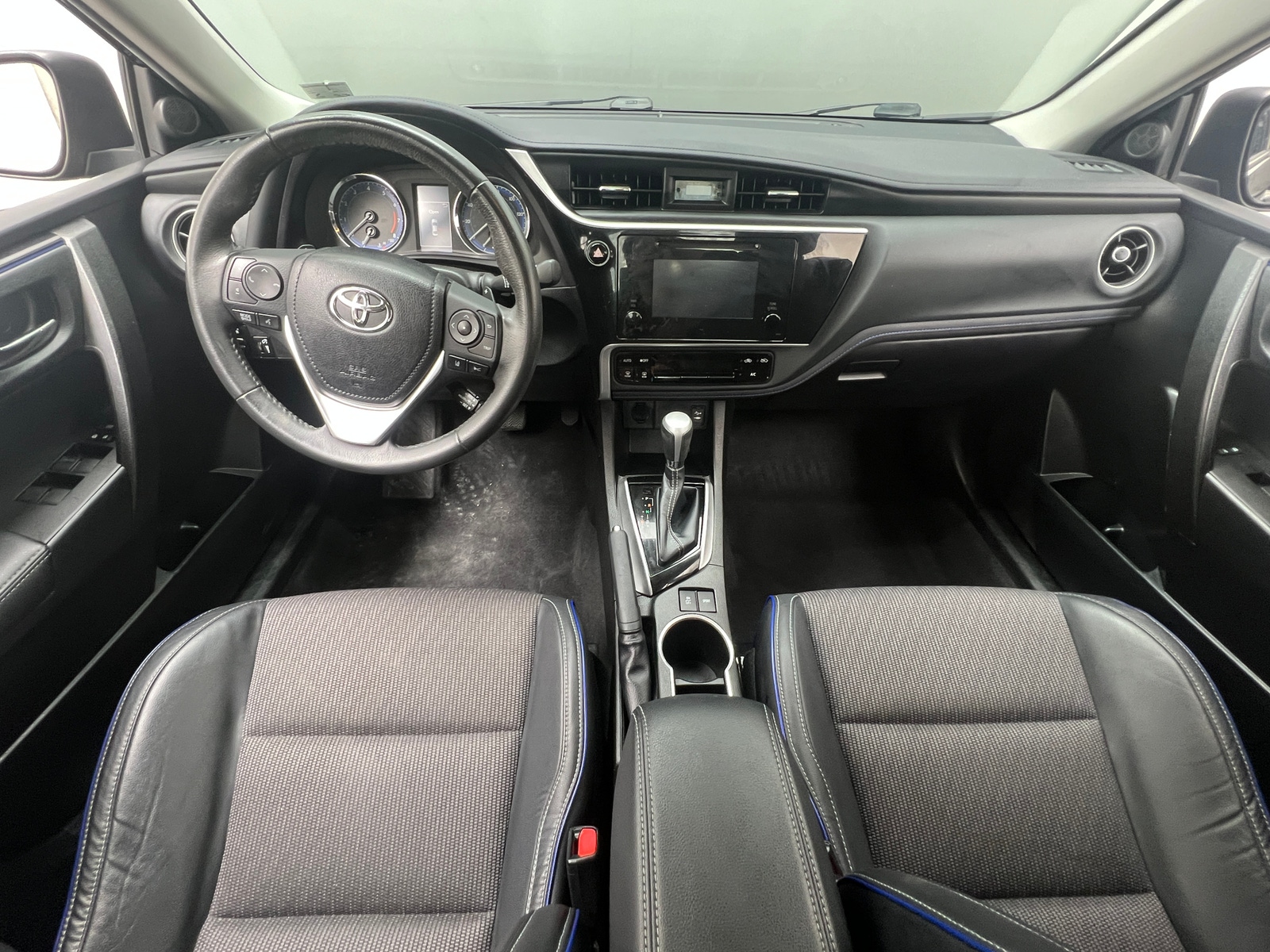 Thumbnail: 2018 Toyota Corolla - 3