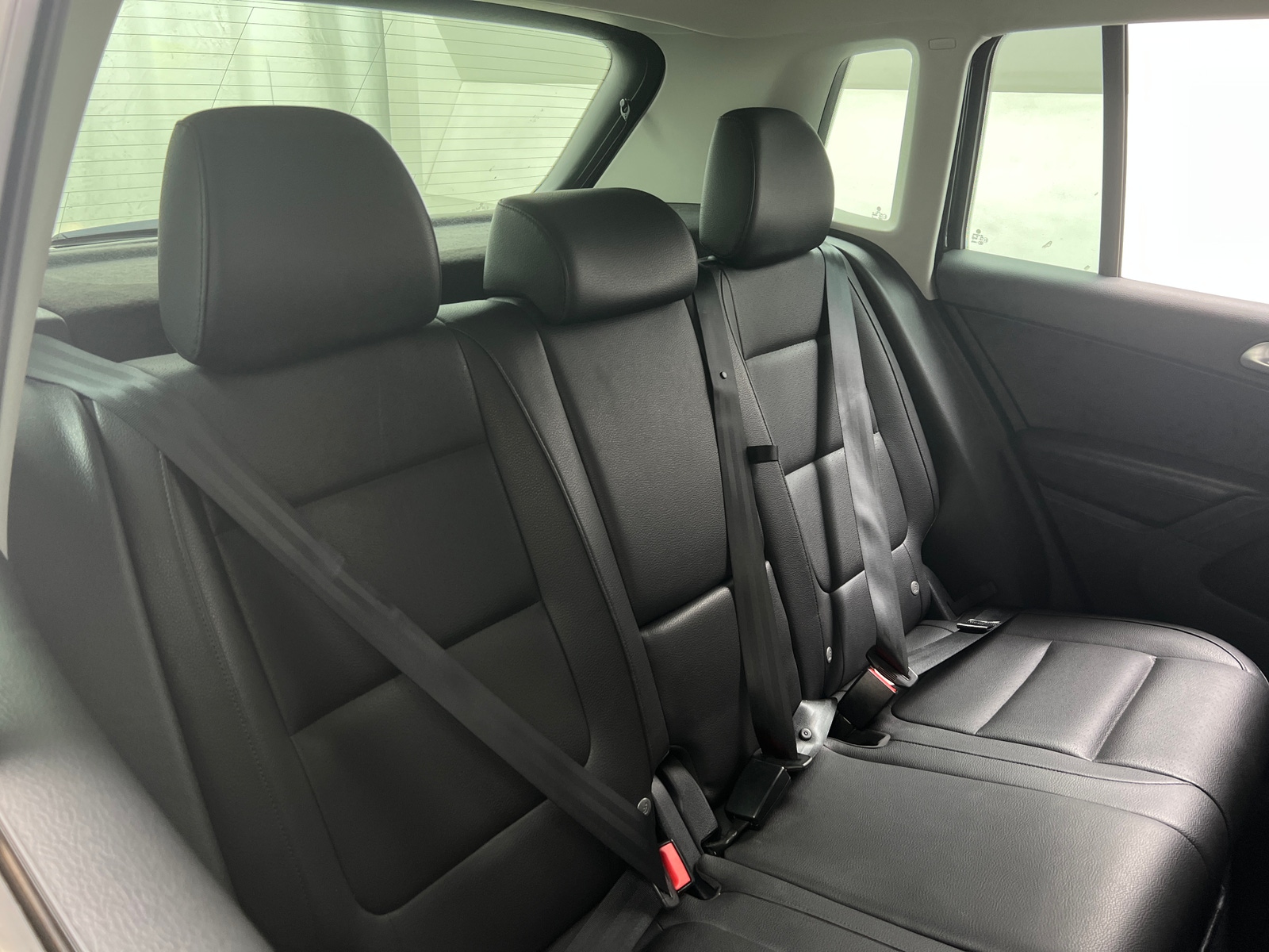 Thumbnail: 2016 Volkswagen Tiguan - 6