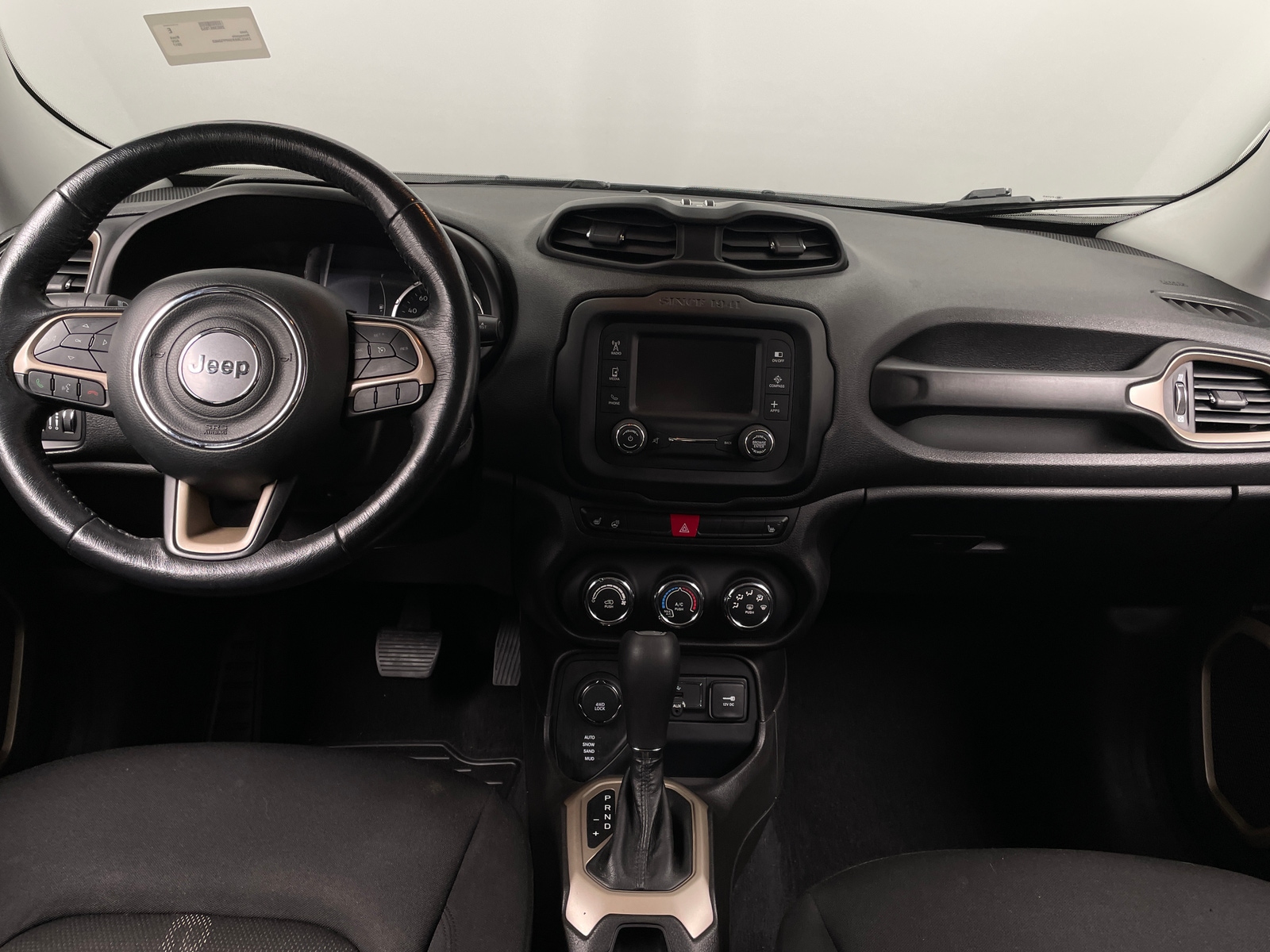 Thumbnail: 2017 Jeep Renegade - 3