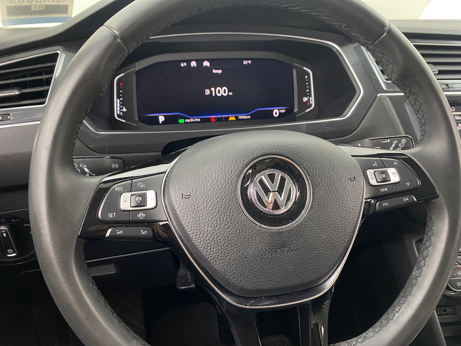 Thumbnail: 2020 Volkswagen Tiguan - 4