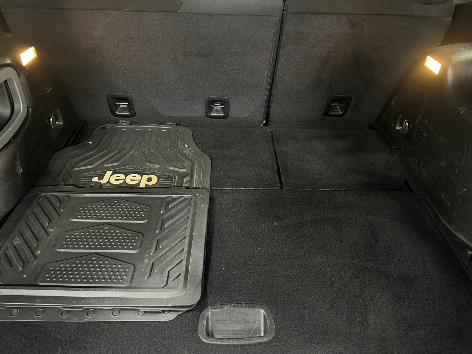 Thumbnail: 2017 Jeep Cherokee - 7