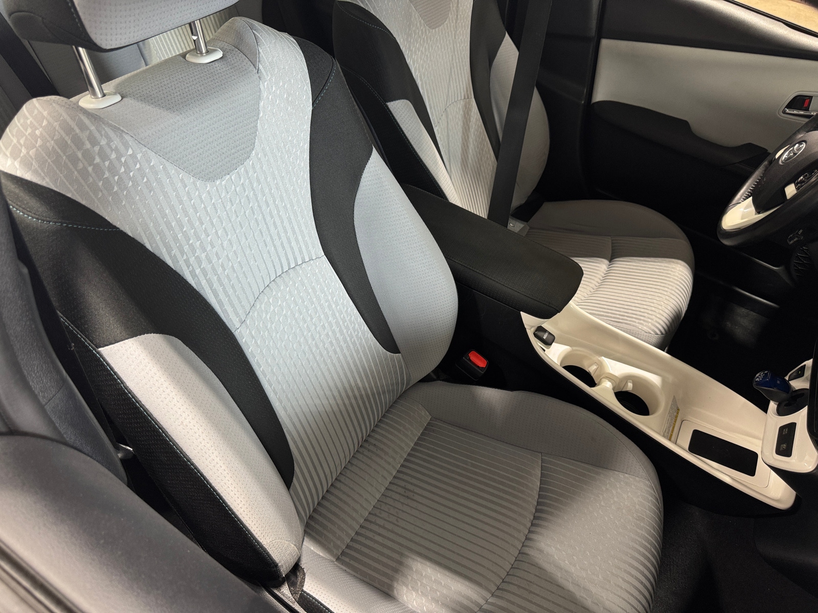 Thumbnail: 2016 Toyota Prius - 2