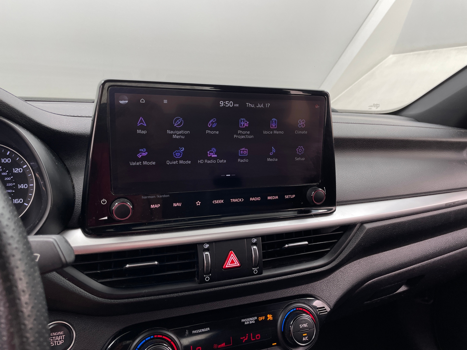 Thumbnail: 2022 Kia Forte - 3