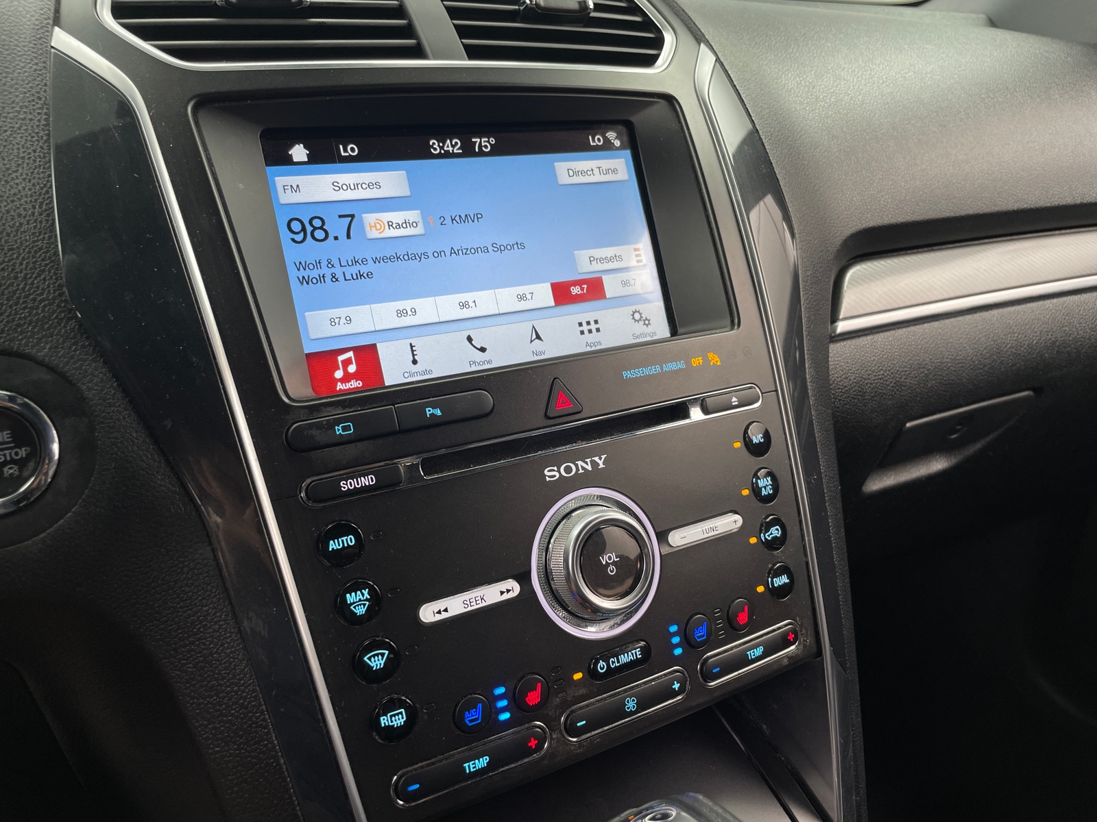 Thumbnail: 2018 Ford Explorer - 3