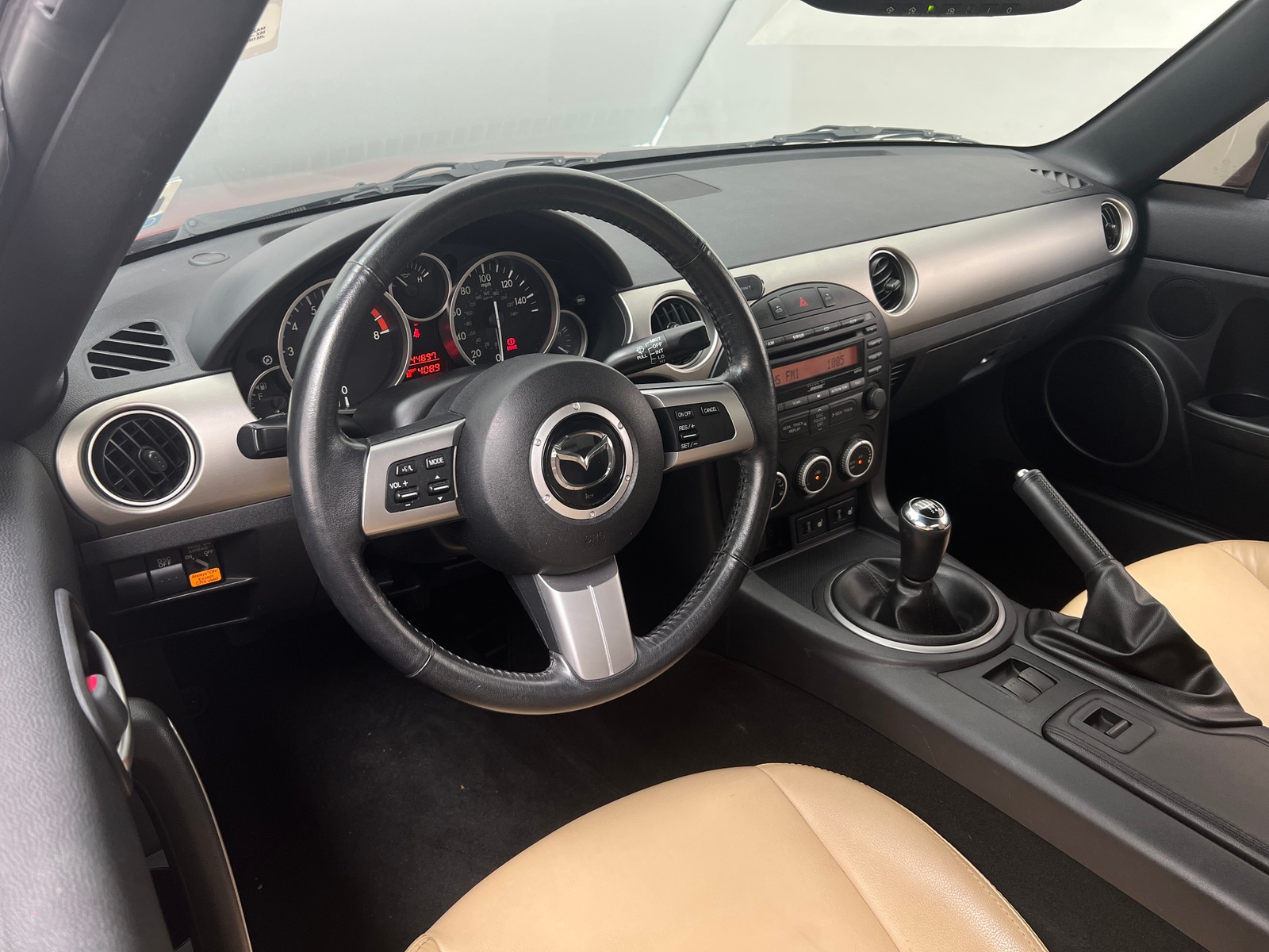 Thumbnail: 2011 Mazda MX-5 Miata - 2