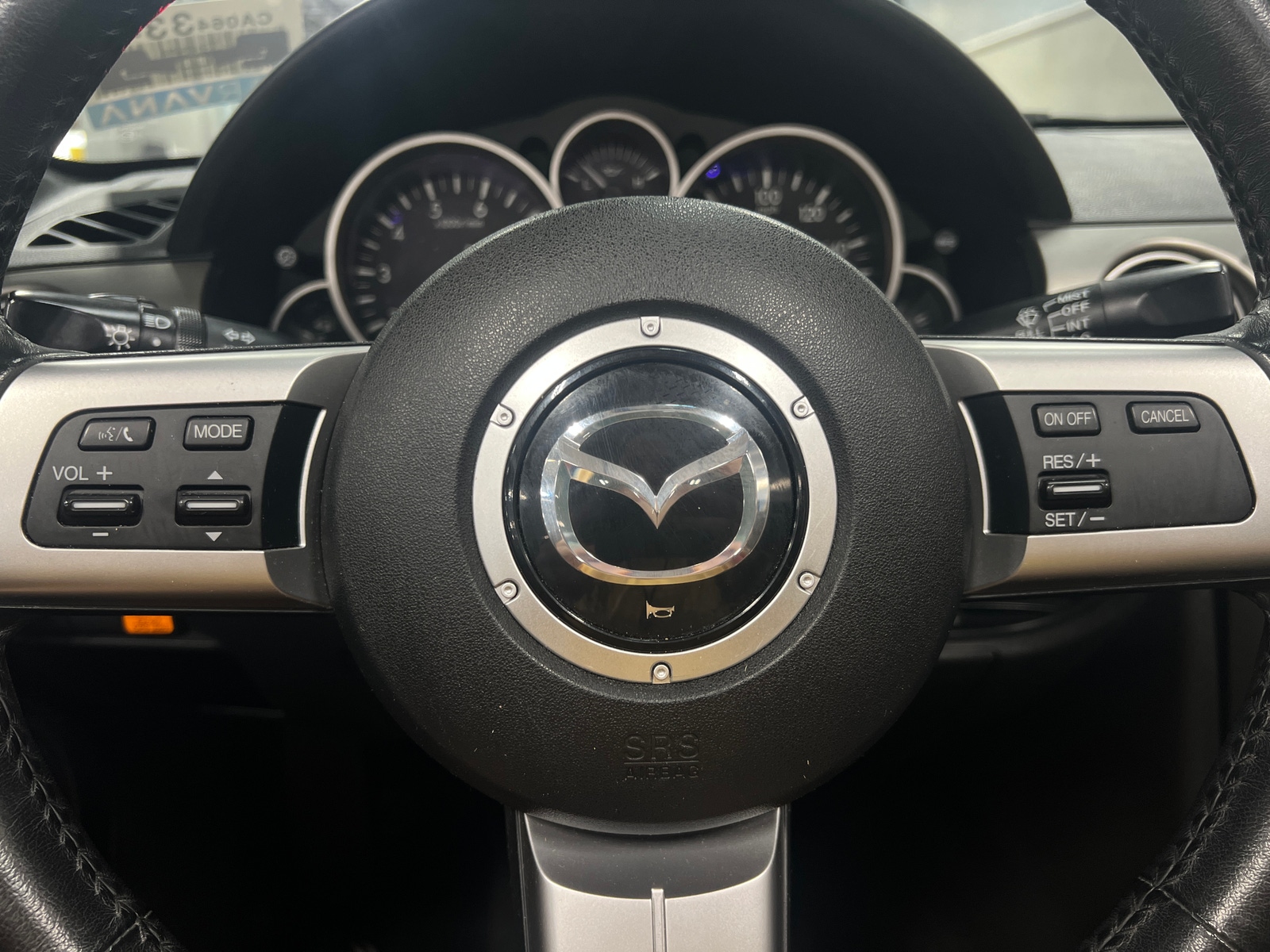 Thumbnail: 2011 Mazda MX-5 Miata - 4