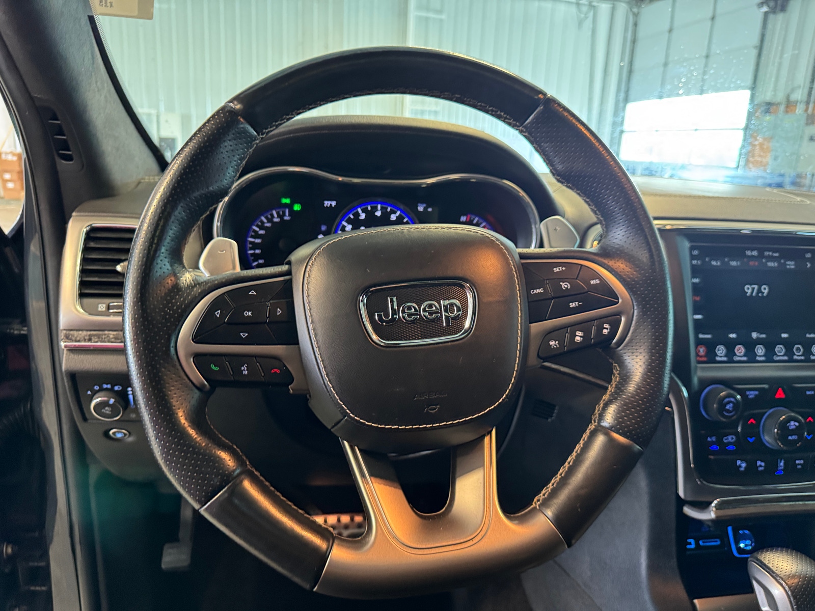 Thumbnail: 2017 Jeep Grand Cherokee - 4